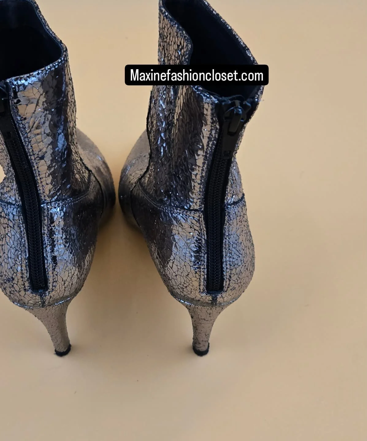 FREE PEOPLE WILLA CRINKLE LEATHER ANKLE BOOTS pre-Loved. - Image 3