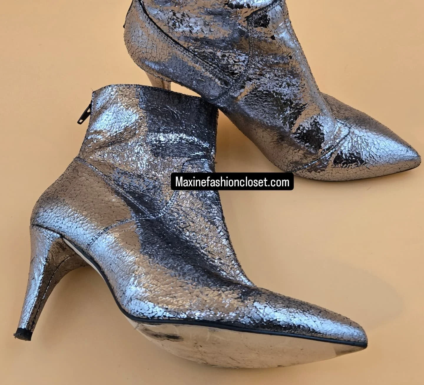 FREE PEOPLE WILLA CRINKLE LEATHER ANKLE BOOTS pre-Loved. - Image 4