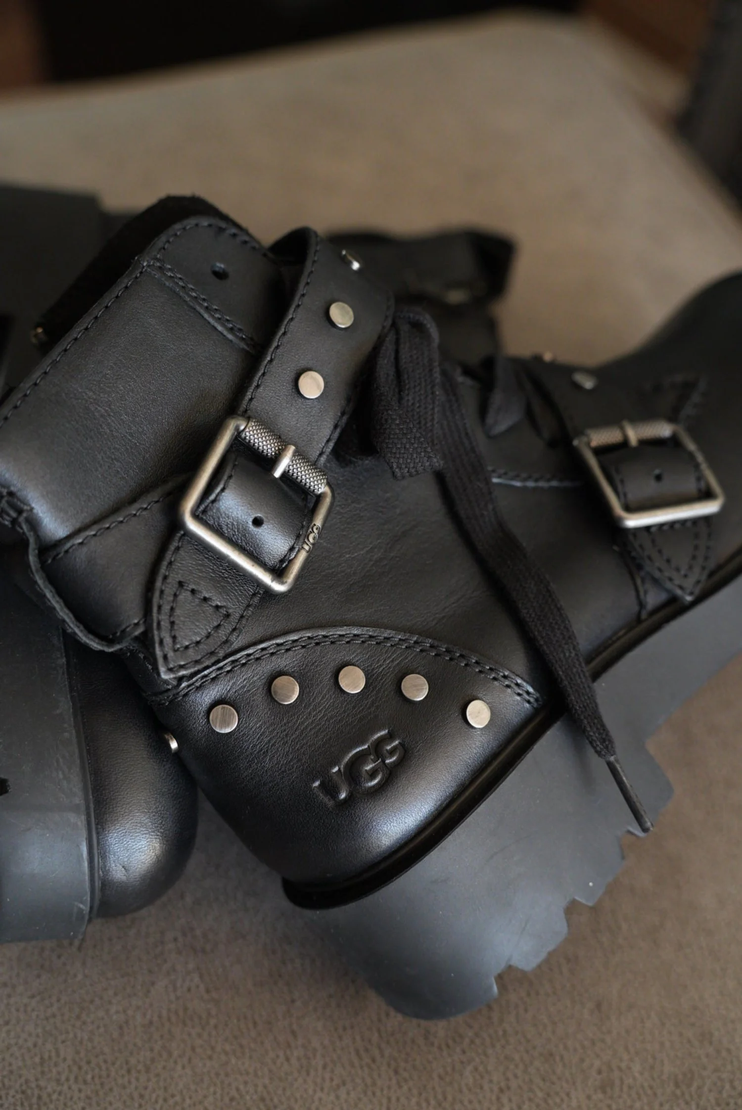 UGG ZORRAH STUDS LEATHER MOTO BOOTS WOMEN'S NWT size8.5. - Image 2