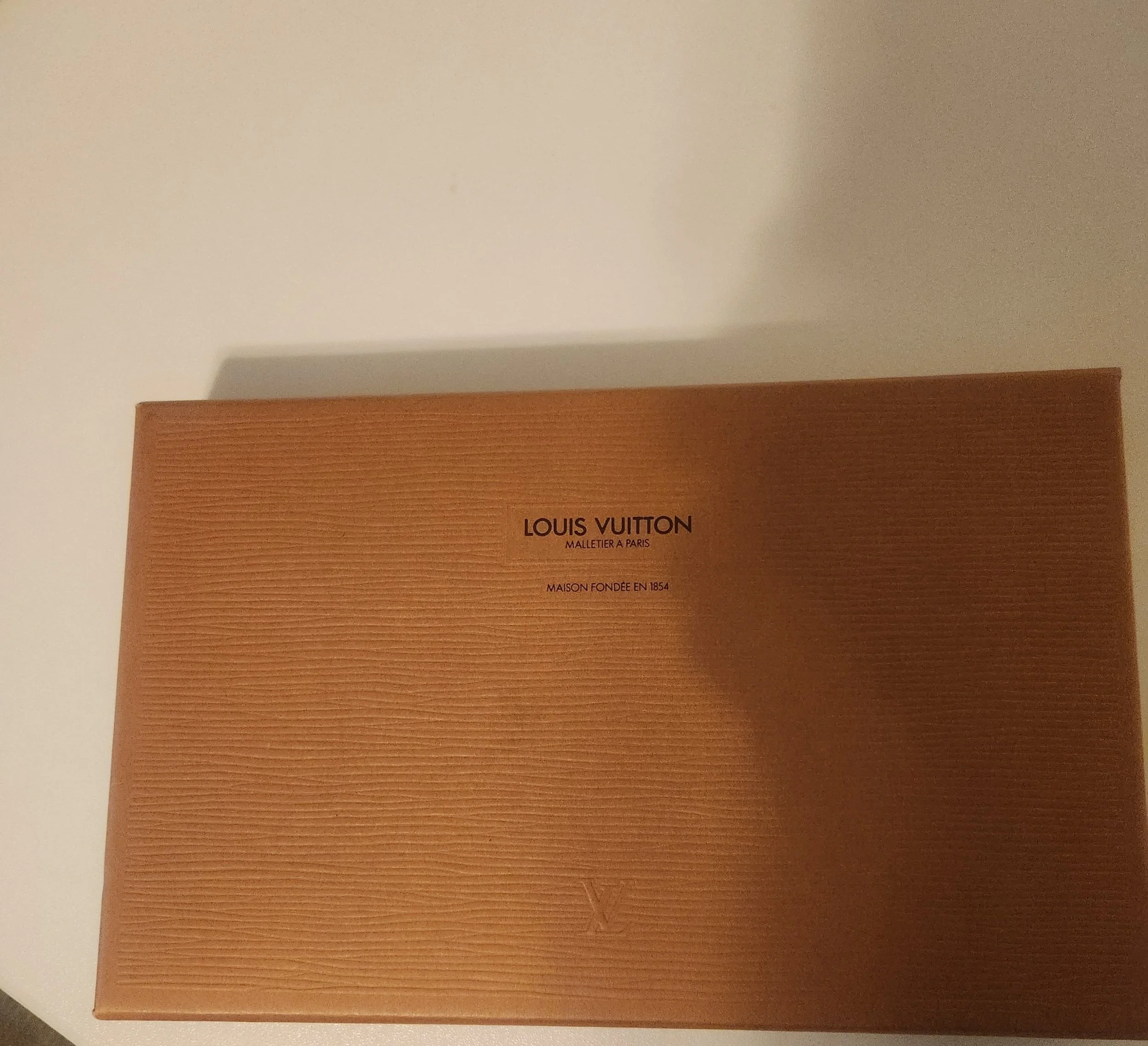 AUTHENTIC LOUIS VUITTON MONOGRAM VERNIS PORTEFEUILLE SARAH LONG WALLET pre-Loved. - Image 4