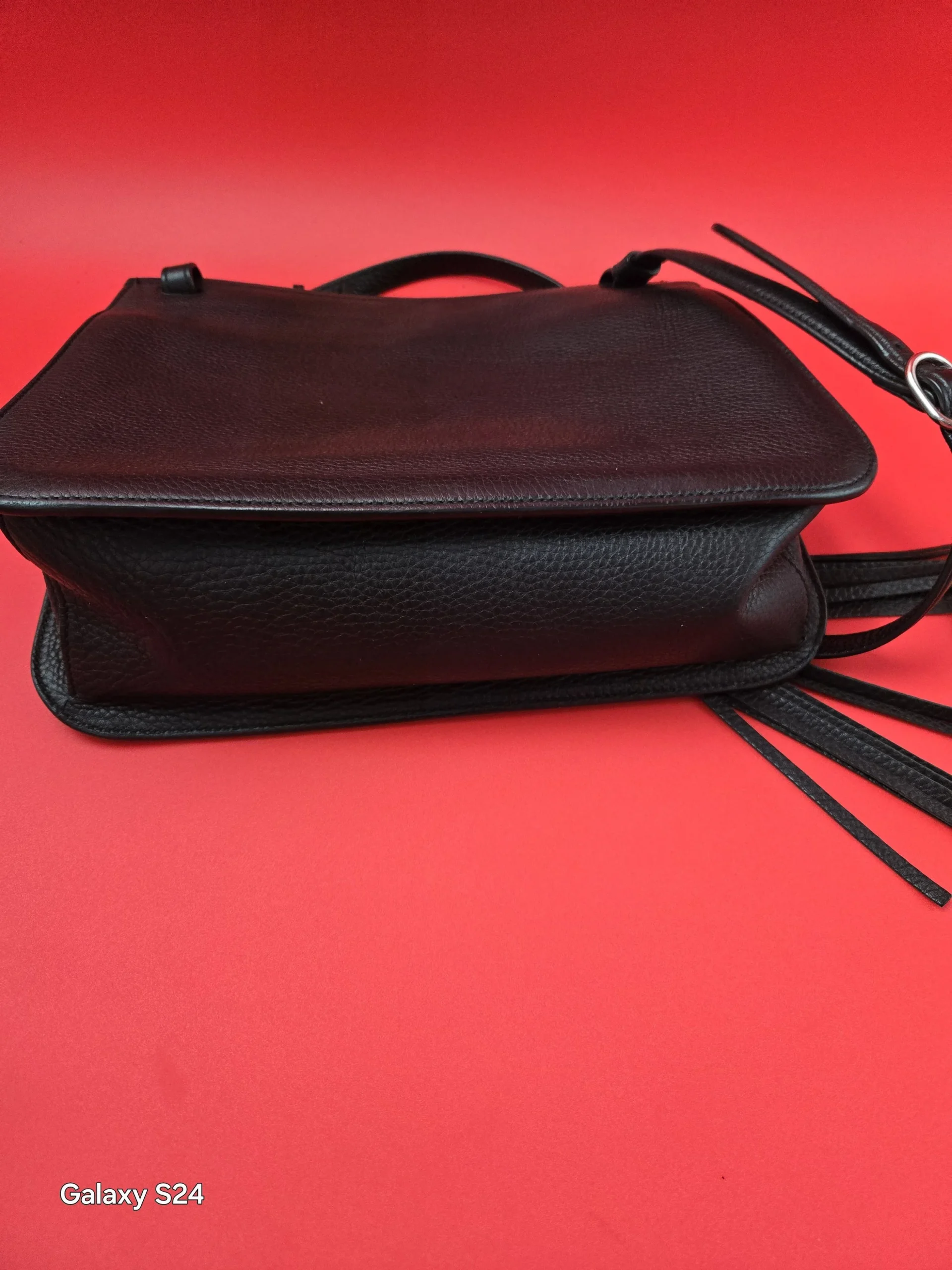 GUCCI, SHOULDERBAG CROSSBODY TASSELS, LOGO, BLACK LEATHER, AUTHENTIC NEW. - Image 2