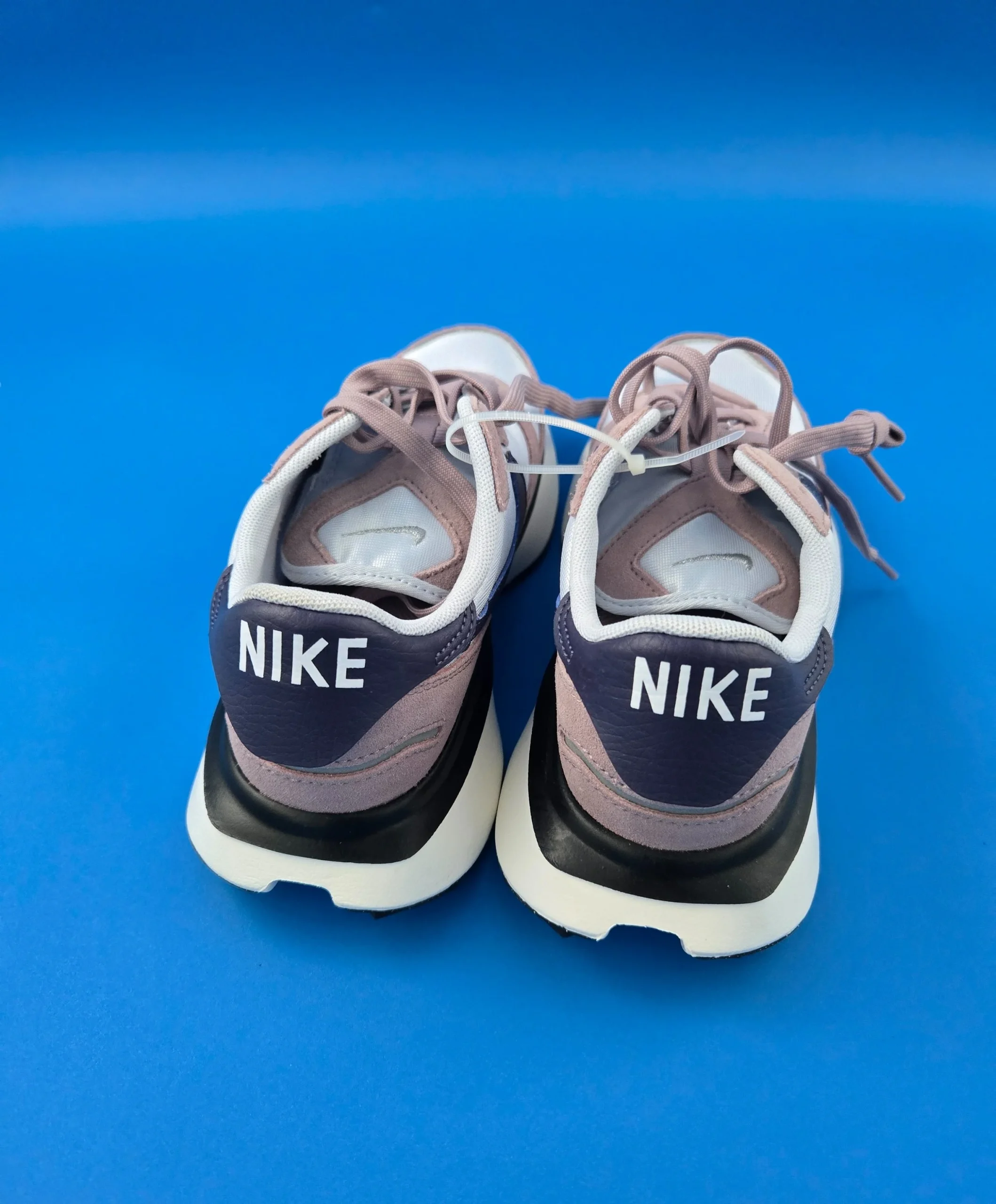 NIKE women's sneakers Size 6 New - Image 2