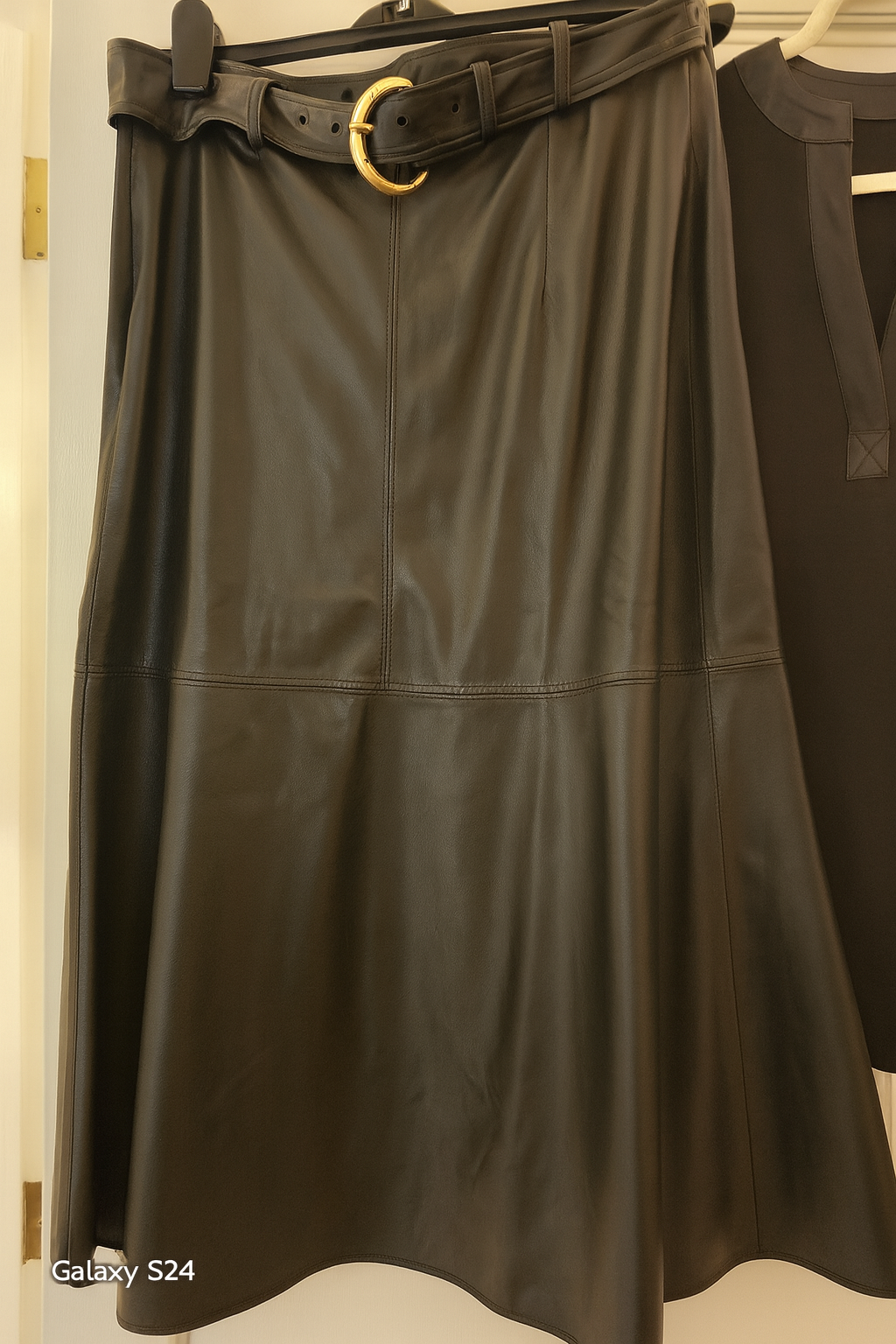 BAILEY 44 FAUX LEATHERETTE BLACK FLARED MIDI SKIRT Size Medium New - Image 2