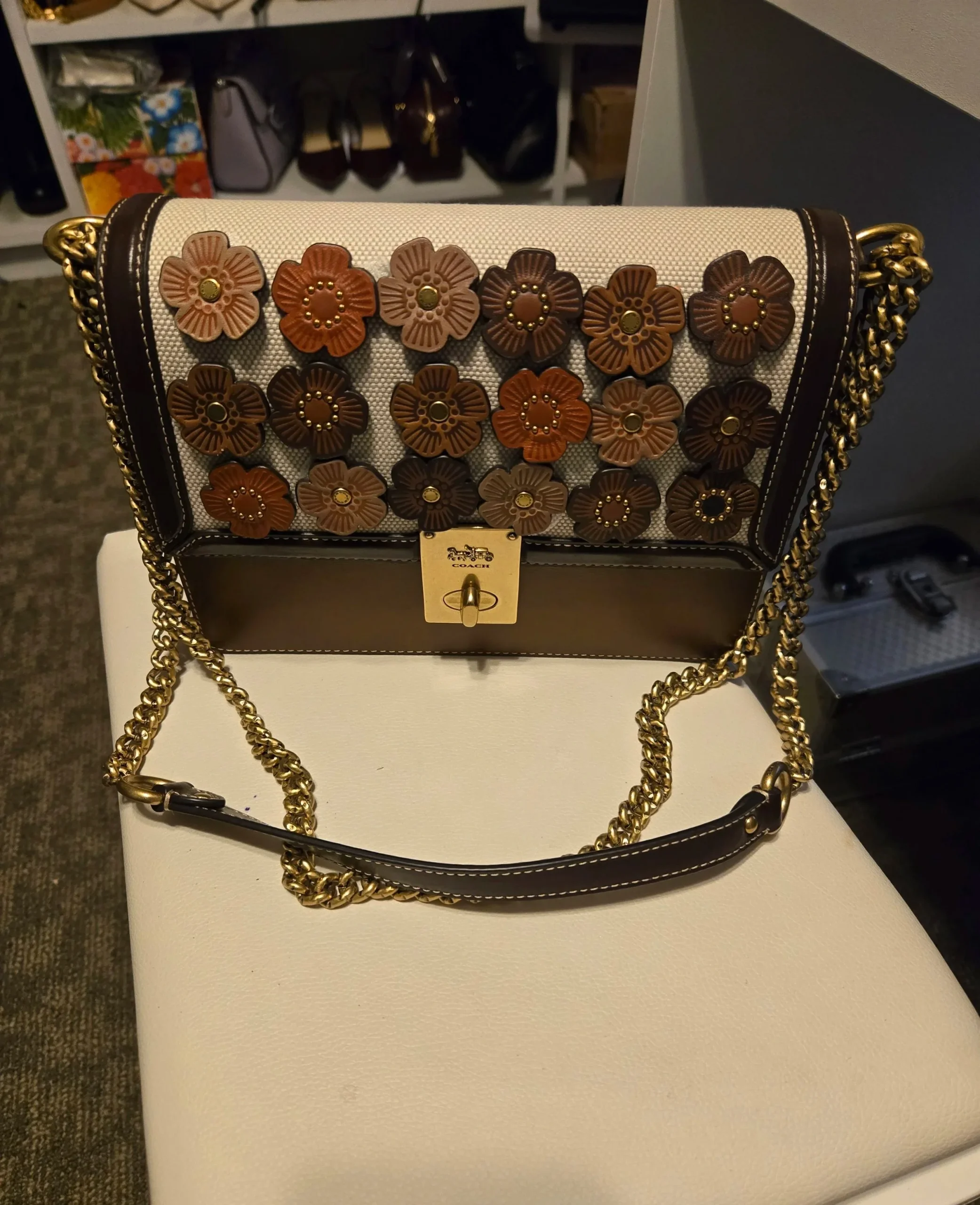 Coach FLORAL APPLIQUE SHOULDER BAG CHAIN STRAP New - Image 2